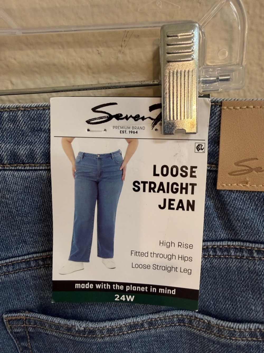 NWT Size 24W Seven7 Loose Straight Jean